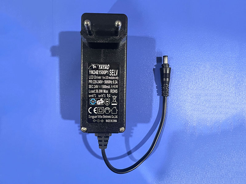 36W插墙驱动电源